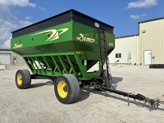 2010 Demco 650 Equipment Image0