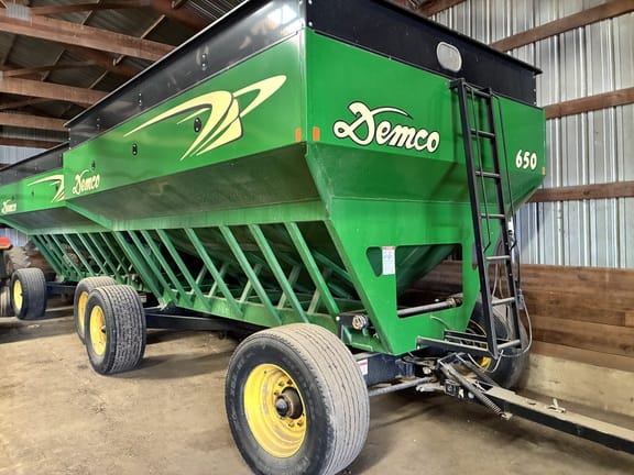 2010 Demco 650 Equipment Image0
