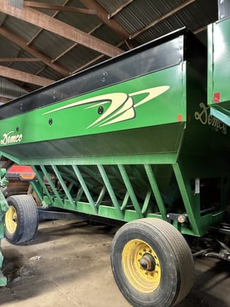 2010 Demco 650 Equipment Image0