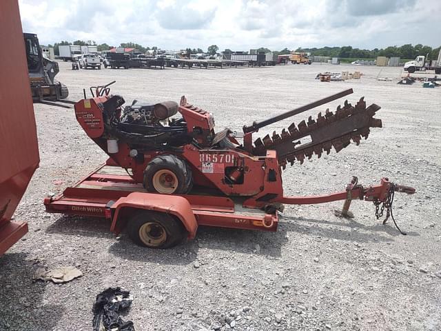 Image of Ditch Witch RT24 equipment image 3