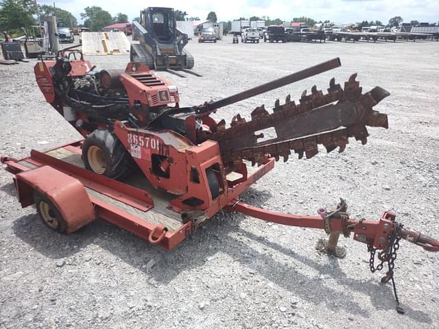 Image of Ditch Witch RT24 equipment image 2