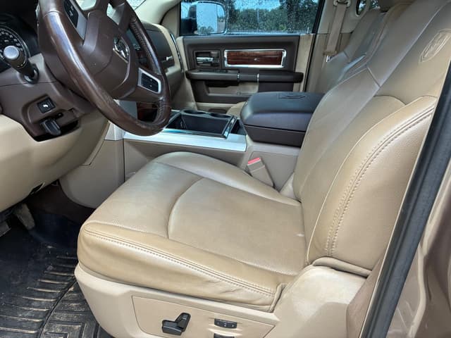 Image of Dodge Ram 2500 equipment image 4