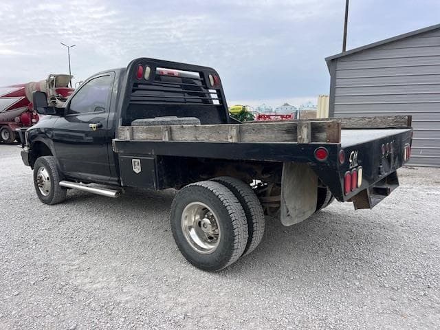 Image of Dodge Ram 3500 equipment image 3