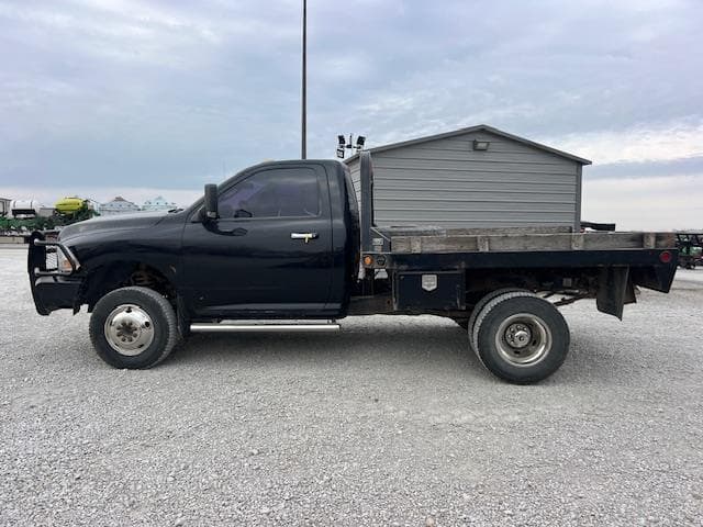 Image of Dodge Ram 3500 equipment image 2