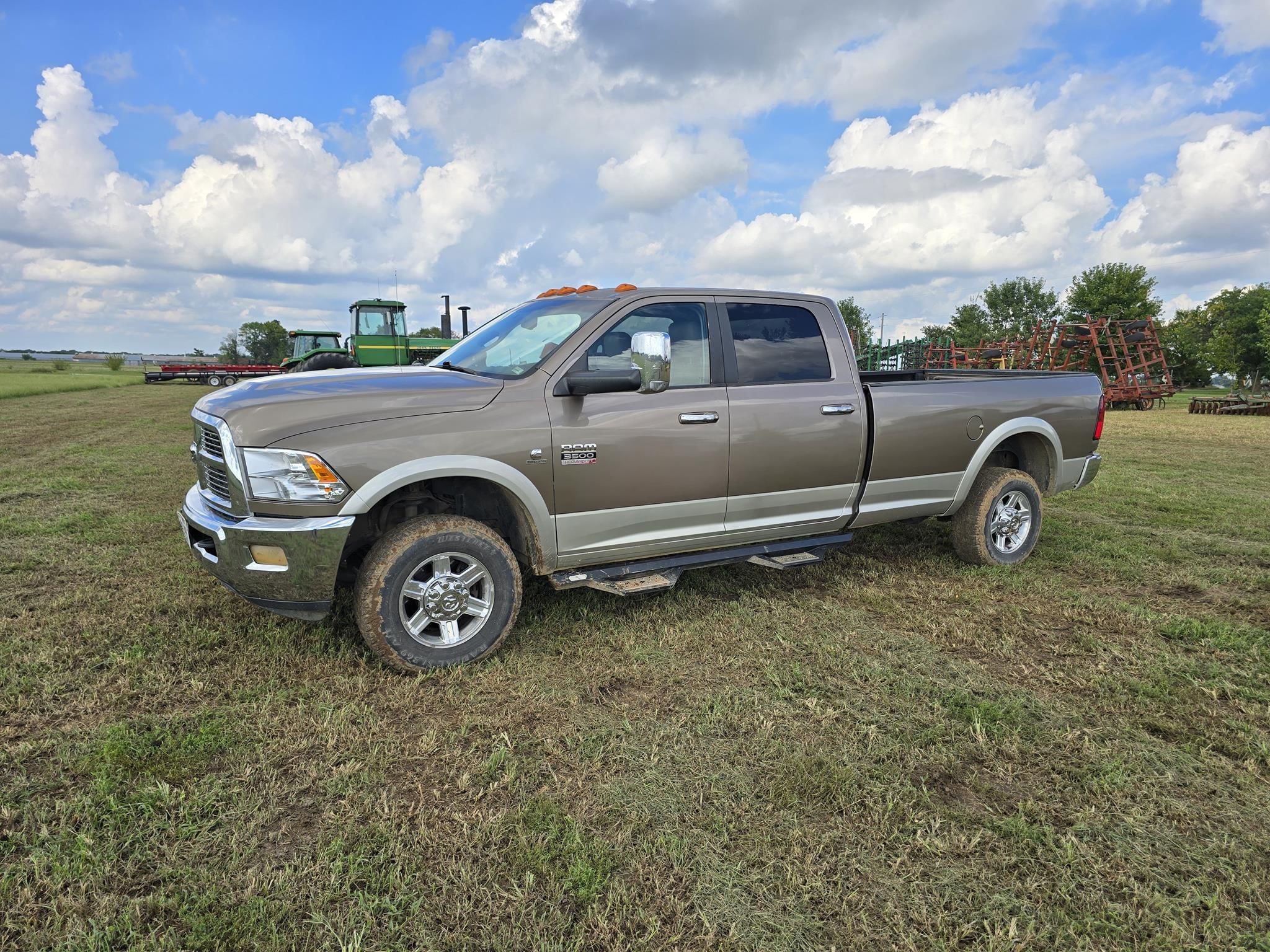 2010 Dodge Ram 3500HD Equipment Image0