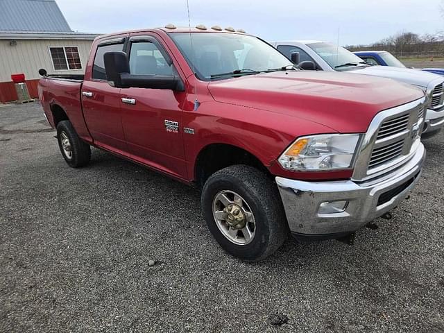 Image of Dodge Ram 2500 equipment image 2