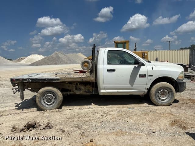Image of Dodge Ram 2500 equipment image 3