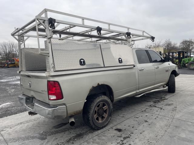 Image of Dodge Ram 2500 equipment image 2