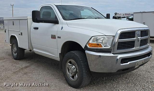 Image of Dodge Ram 2500 equipment image 2
