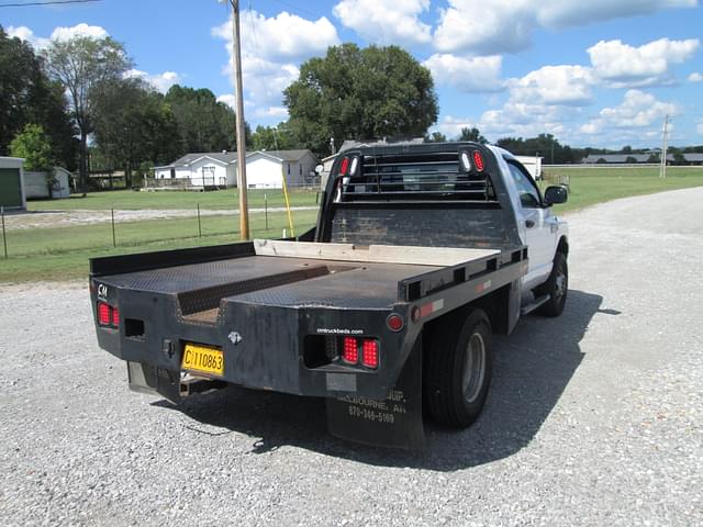 Image of Dodge Ram 3500 equipment image 2