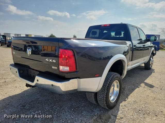 Image of Dodge Ram 3500 equipment image 4