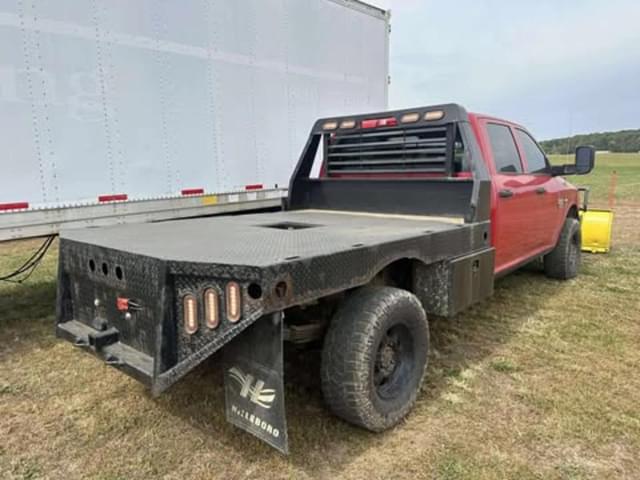 Image of Dodge Ram 3500 equipment image 2