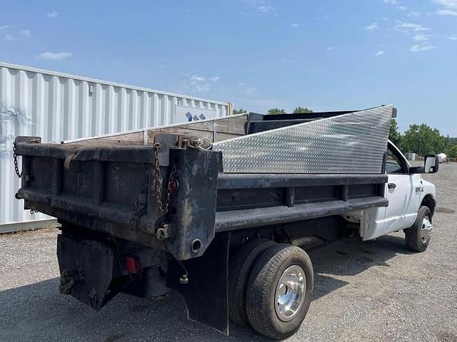 Image of Dodge Ram 3500 equipment image 1