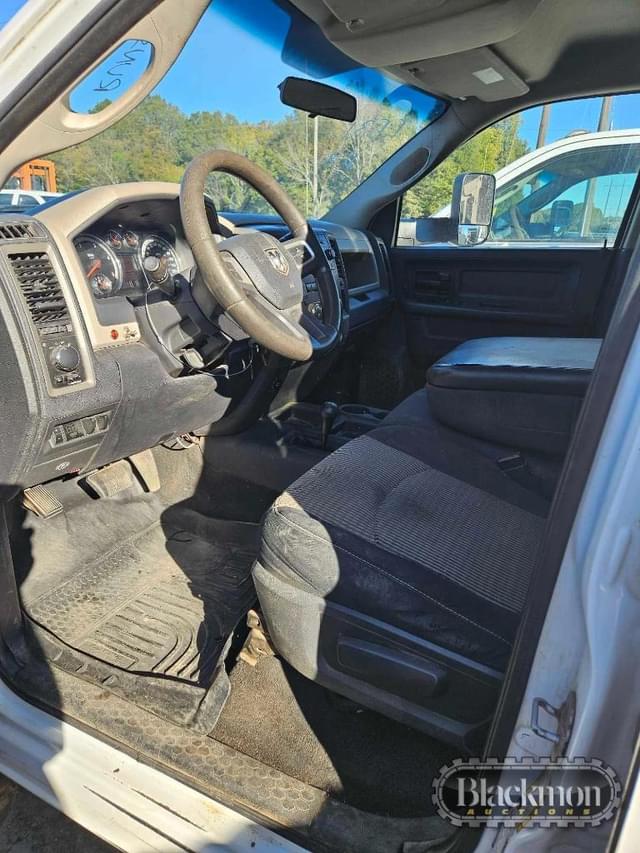 Image of Dodge Ram 3500 equipment image 4