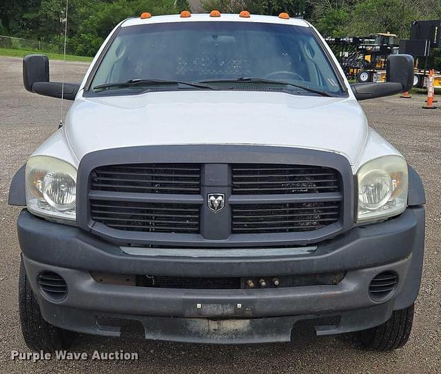 Image of Dodge Ram 5500 equipment image 1