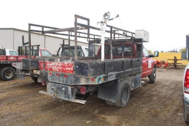 Image of Dodge Ram 3500 equipment image 2