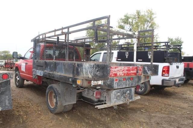 Image of Dodge Ram 3500 equipment image 3