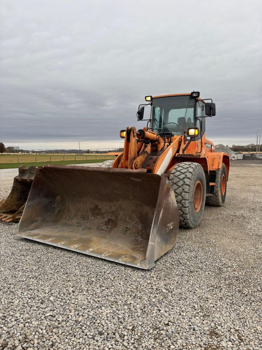 2010  Doosan DL250 Equipment Image0