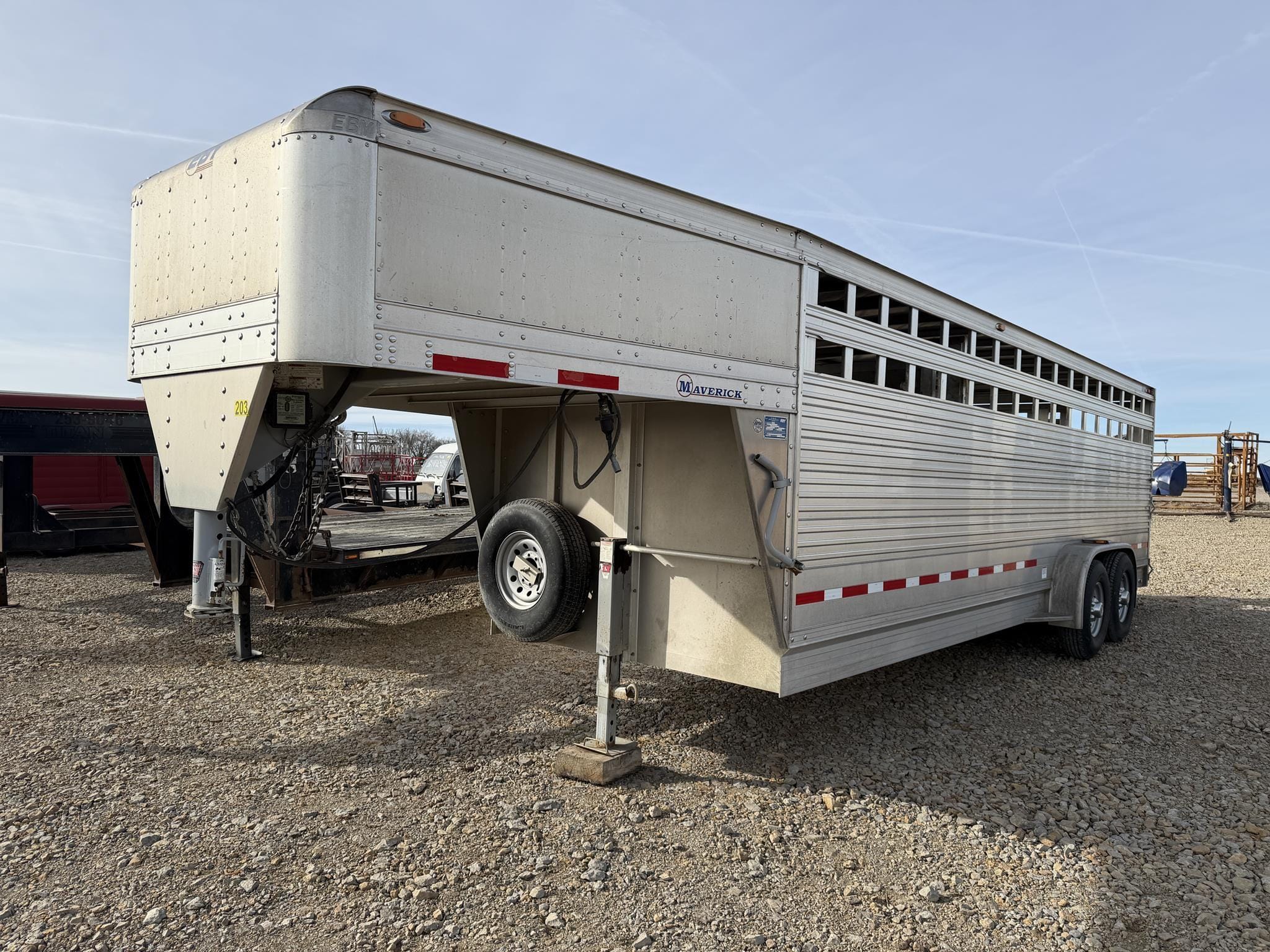 2010 EBY Maverick Equipment Image0