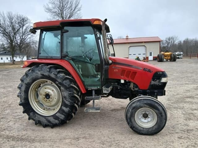 Image of Case IH Farmall 105U equipment image 2