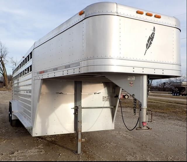 Image of Featherlite 8127 equipment image 4