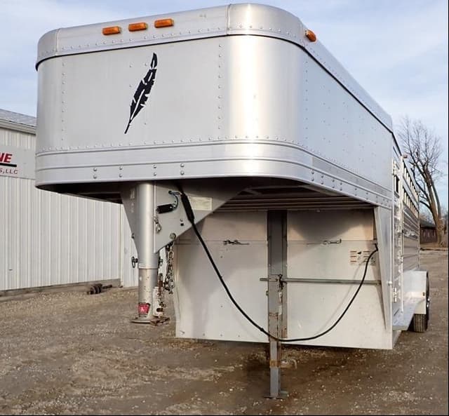 Image of Featherlite 8127 equipment image 2