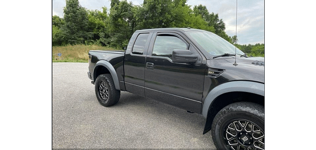 Image of Ford F-150 equipment image 2