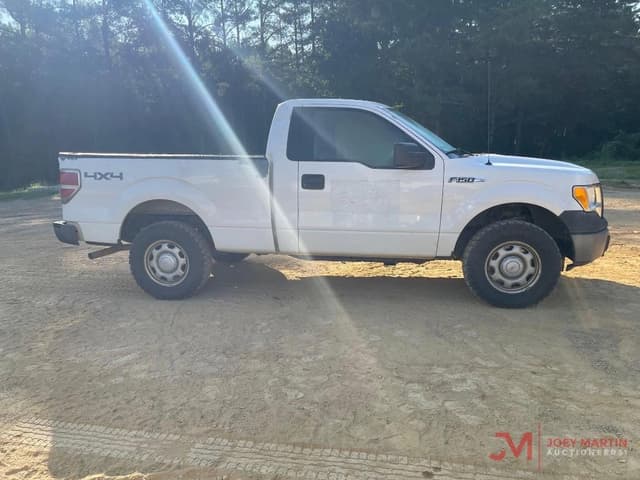 Image of Ford F-150 equipment image 1