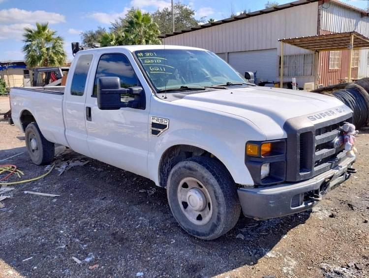 2010 Ford F-250 Equipment Image0