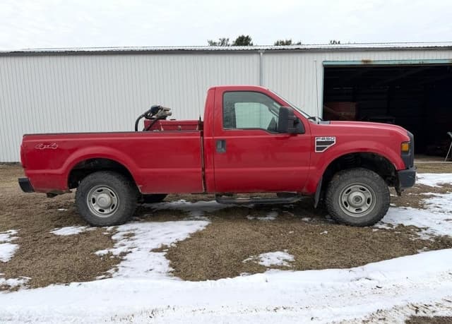 Image of Ford F-250 equipment image 2
