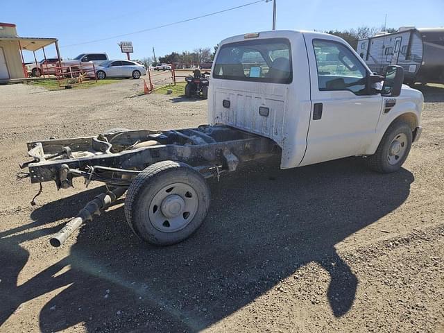 Image of Ford F-250 equipment image 4