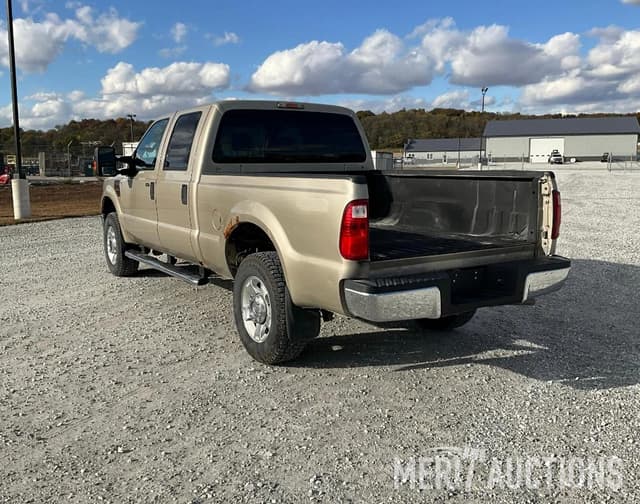 Image of Ford F-250 equipment image 2