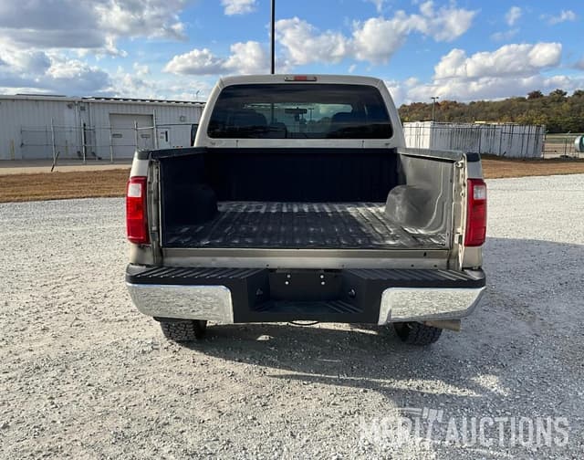 Image of Ford F-250 equipment image 3