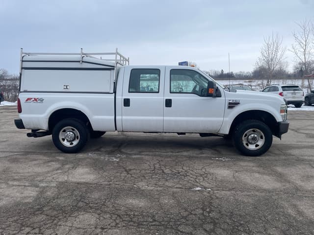 Image of Ford F-250 equipment image 2