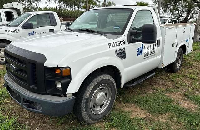 Image of Ford F-250 equipment image 2