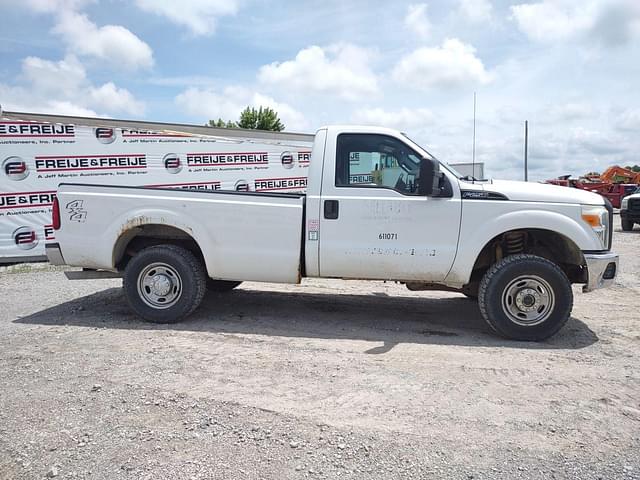 Image of Ford F-250 equipment image 3