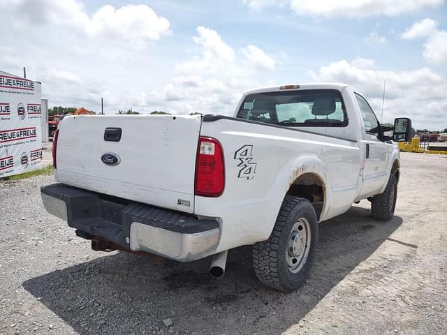 Image of Ford F-250 equipment image 4