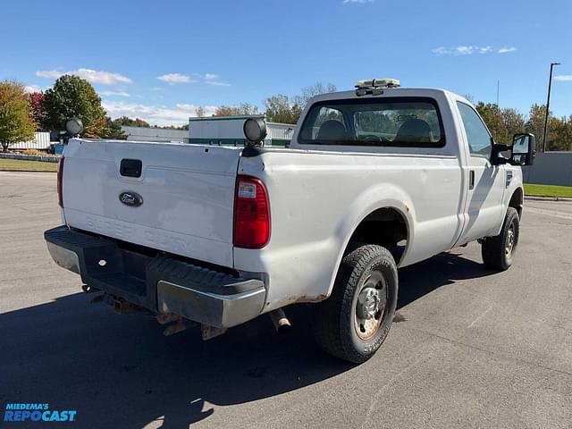 Image of Ford F-250 equipment image 4