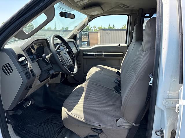 Image of Ford F-250 equipment image 4
