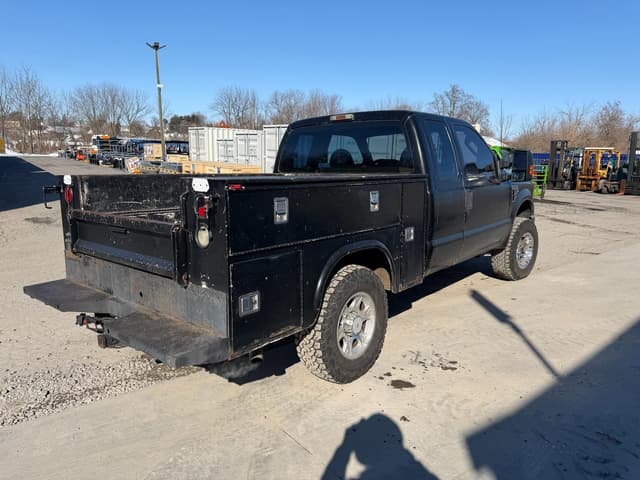 Image of Ford F-250 equipment image 2