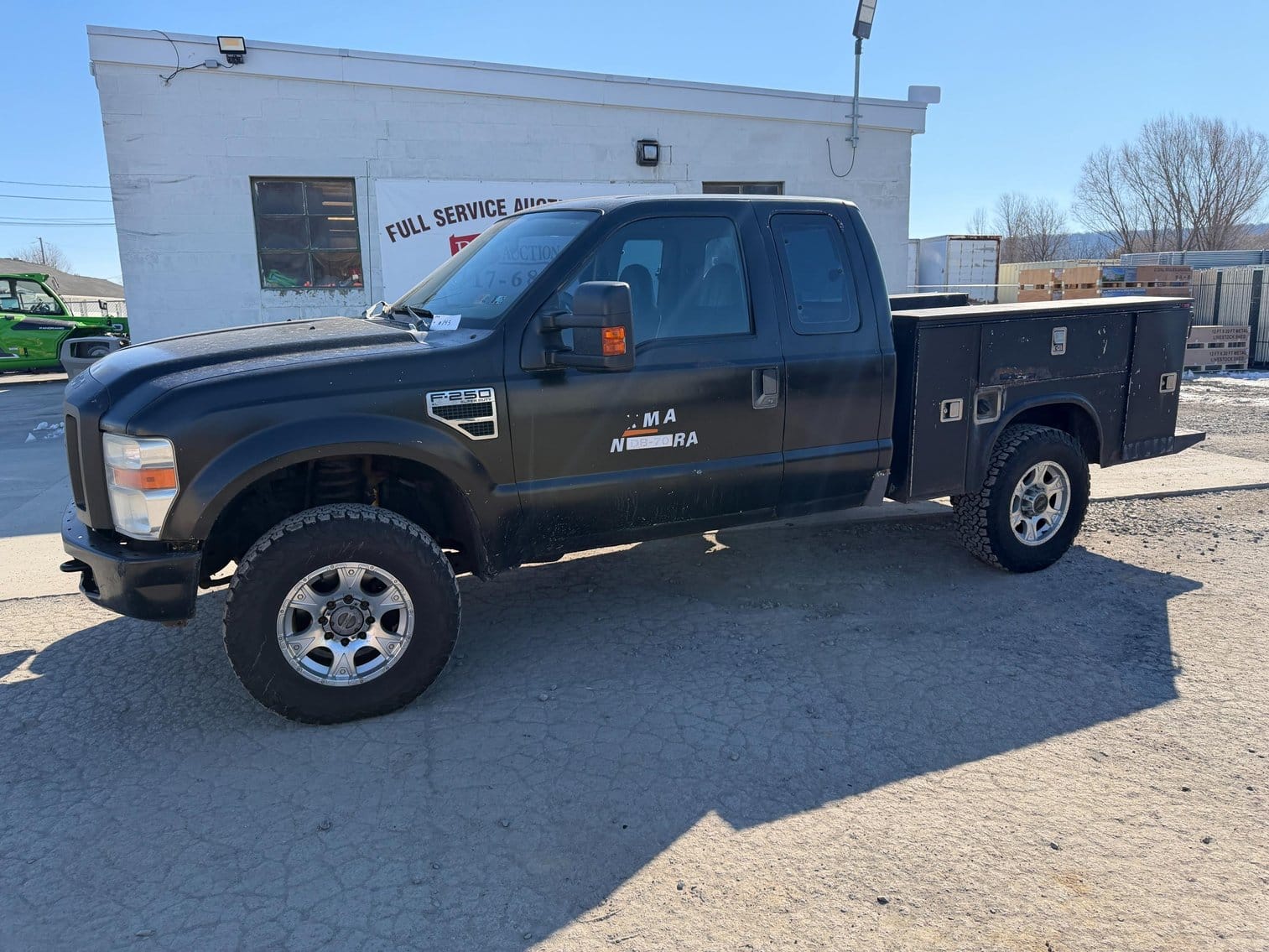 2010 Ford F-250 Equipment Image0