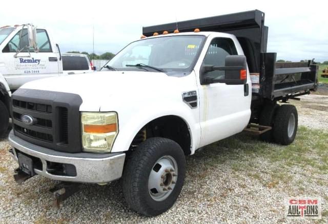 Image of Ford F-350 equipment image 1