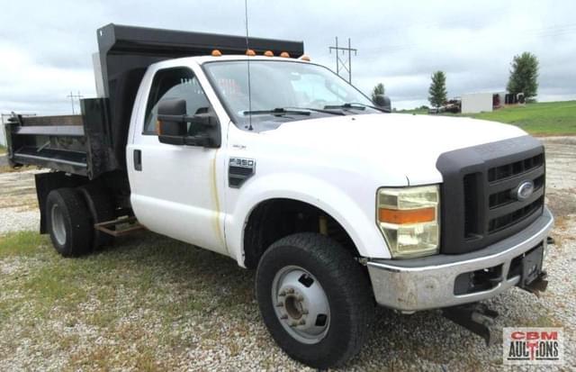 Image of Ford F-350 equipment image 3