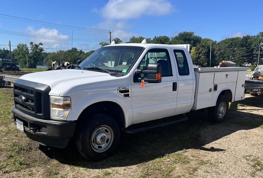 Image of Ford F-350 Primary image