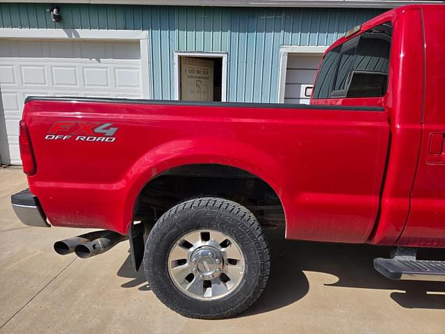 Image of Ford F-350 equipment image 4