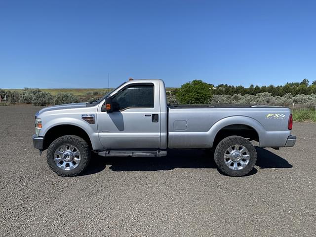 Image of Ford F-350 equipment image 2
