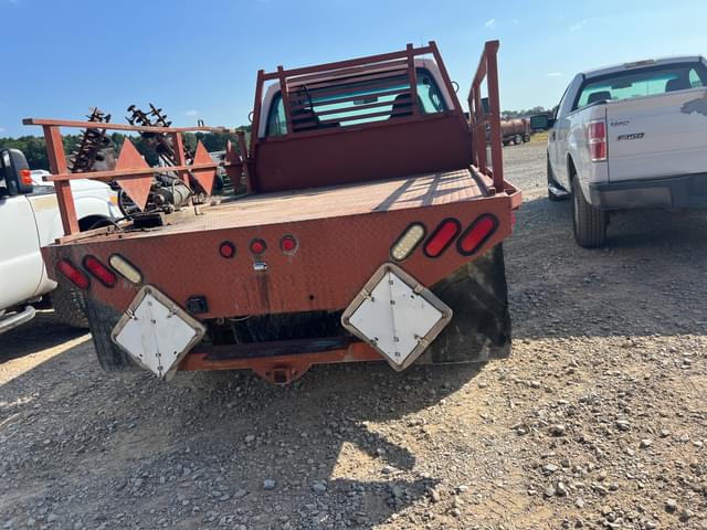 Image of Ford F-350 equipment image 3