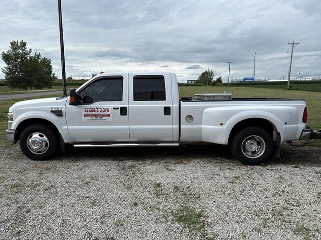Image of Ford F-350 equipment image 1
