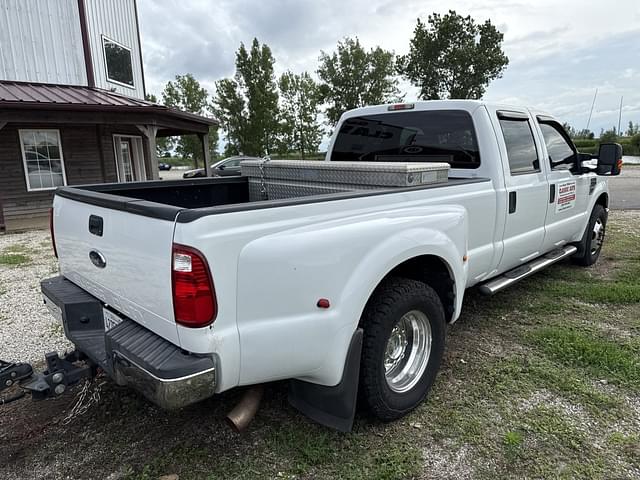 Image of Ford F-350 equipment image 4