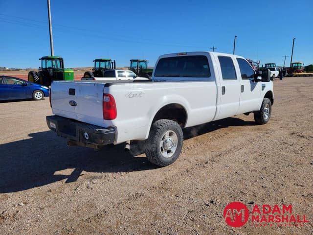 Image of Ford F-350 equipment image 2